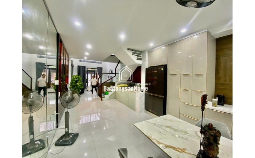 Bán nhà 4 tầng, 122m², 4PN, 4WC, Q.9, 12.8 tỷ, sổ hồng