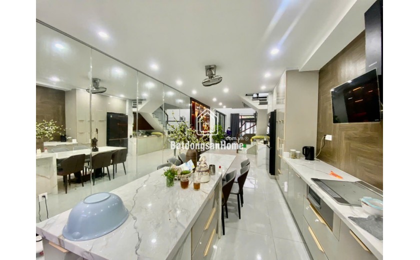 Bán nhà 4 tầng, 122m², 4PN, 4WC, Q.9, 12.8 tỷ, sổ hồng