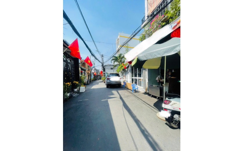 Bán nhà khu đồng bộ gần Emart Phan Huy Ích, 5 phòng ngủ, hẻm 5m, chỉ 6 tỷ nhỉnh