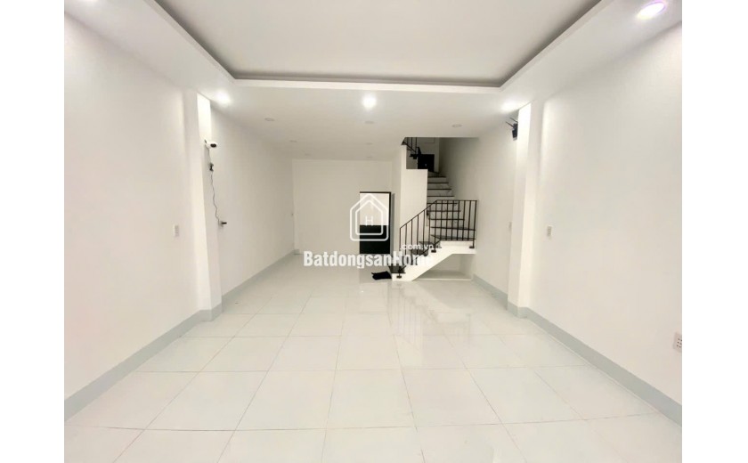 Bán nhà 3 tầng, 52m², 3PN, 3WC, Q.9, 4.75  tỷ, sổ hồng