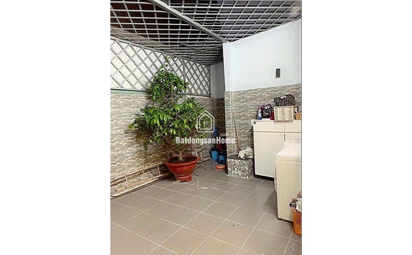 Bán nhà Quận 7 giá rẻ, đường Nguyễn Thị Thập