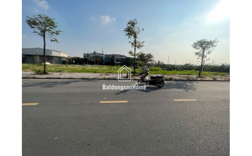 Đất nền có vị trí đắc địa tại Xã Dục Tú, Đông Anh, Hà Nội với diện tích 132m².

Giá bán: 19 tỷ   Pháp lý đầy đủ.
 Mặt tiền rộng 15m, phù hợp cho kinh doanh.