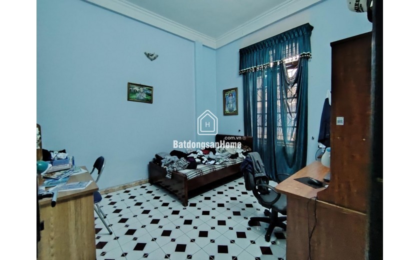 BÁN NHÀ PHỐ NGUYỄN VĂN CỪ – 97M² – 4 TẦNG – CHỈ HƠN 11 TỶ . Ô TÔ TRÁNH 3 BƯỚC CHÂN