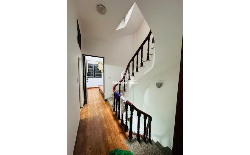 CƠ HỘI VÀNG! NHÀ TÂY HỒ - NGÕ 603 LẠC LONG QUÂN - 43M2 5 TẦNG - GIÁ CHỈ 8.4 TỶ