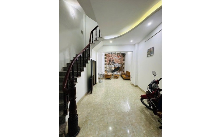 CƠ HỘI VÀNG! NHÀ TÂY HỒ - NGÕ 603 LẠC LONG QUÂN - 43M2 5 TẦNG - GIÁ CHỈ 8.4 TỶ
