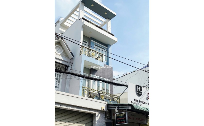 Bán Nhà DT 4x17.4m 4 Tấm Mới, 1PK + 4PN + 5WC, MT Chợ Gần Aeon Mall SHR
