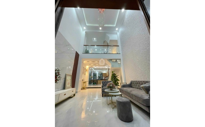 Nhà đẹp nét căng Hồng Tiến, 49,6m2 x 4 tầng, giá 8,4 tỷ.