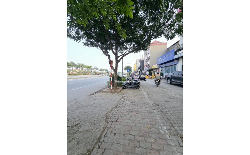 BÁN LÔ ĐẤT LÝ SƠN DT 56M GIÁ CHỈ NHỈNH 9 TỶ .Ô TÔ NGỦ TRONG ĐẤT , TƯƠNG LẠI RA MẶT PHÓ