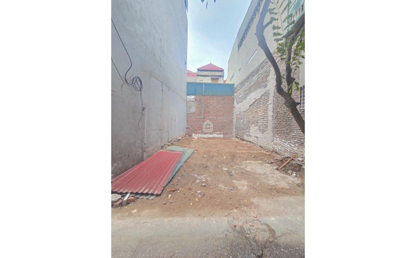 BÁN LÔ ĐẤT LÝ SƠN DT 56M GIÁ CHỈ NHỈNH 9 TỶ .Ô TÔ NGỦ TRONG ĐẤT , TƯƠNG LẠI RA MẶT PHÓ