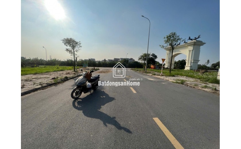 Tọa lạc tại Bảo Long New City, Hương Mạc, Từ Sơn, Bắc Ninh, đất nền này có diện tích 100m2 và giá bán 4,1 tỷ 
 Đây là cơ hội tuyệt vời  Diện tích: 100m2.. Mặt tiền: 5m,