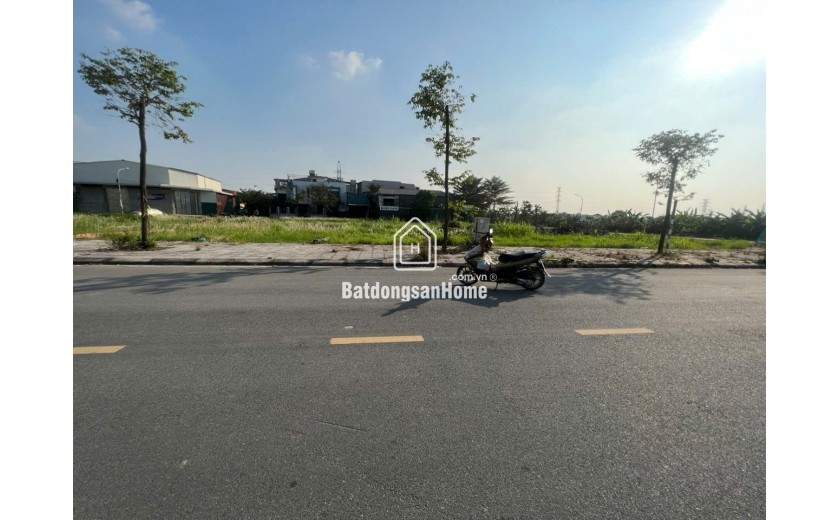 Tọa lạc tại Bảo Long New City, Hương Mạc, Từ Sơn, Bắc Ninh, đất nền này có diện tích 100m2 và giá bán 4,1 tỷ 
 Đây là cơ hội tuyệt vời  Diện tích: 100m2.. Mặt tiền: 5m,