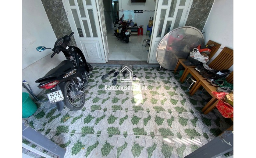 Bán Nhà 4 Tầng 68m², 5PN, 3VS, Giá 6.4 Tỷ, Đường Số 12, Bình Hưng Hoà A, BT