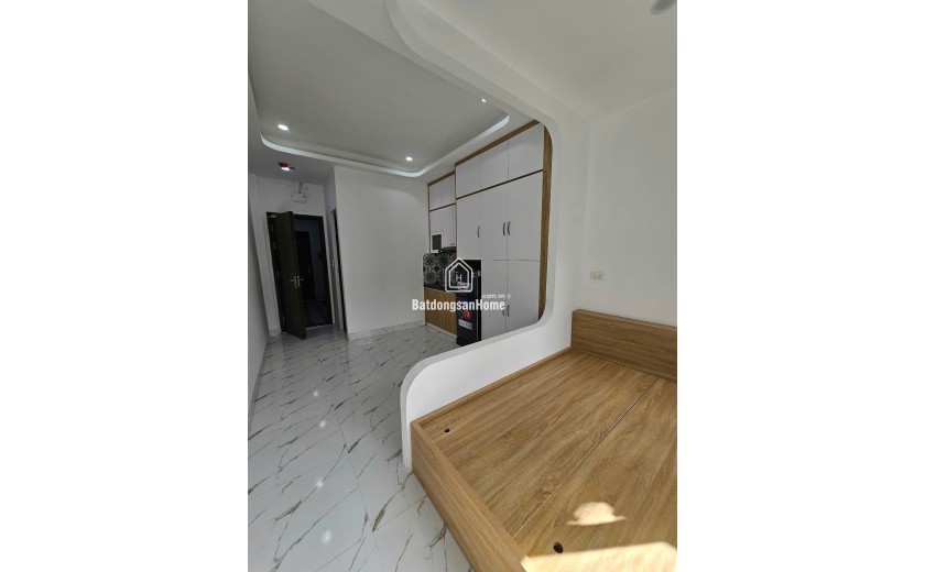 HIẾM. CCMN 5 tầng Mạc Thị Bưởi, Hai Bà Trưng, Thang máy, 8 phòng Studio, dòng tiền 600 Triệu/Năm.