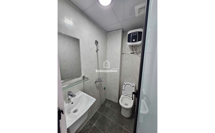 HIẾM. CCMN 5 tầng Mạc Thị Bưởi, Hai Bà Trưng, Thang máy, 8 phòng Studio, dòng tiền 600 Triệu/Năm.