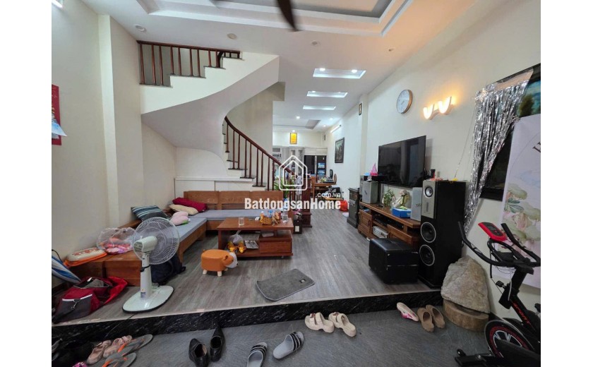 Thông số hoa hậu 44m x 4 Tầng, Mặt tiền 4,3m Ngọc Thụy Long Biên - 5,3 tỷ bán gấp