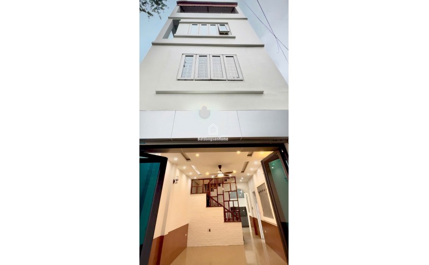 NGỌC THỤY LÔ GÓC 50M X 4 TẦNG Ô TÔ ĐỖ CỬA - 8 TỶ HƠN