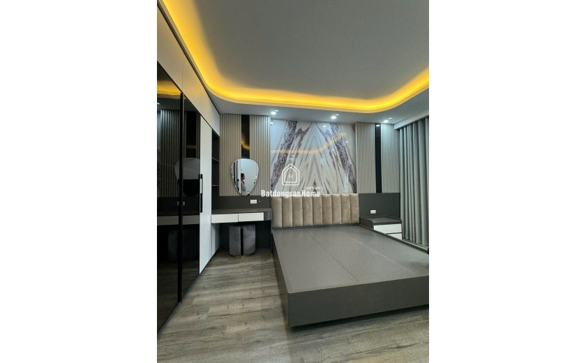 Hoa hậu đón cầu Trần Hưng Đạo 6 tầng x 55m2 oto 7 chỗ , 2 thoáng vĩnh viễn thang máy.
