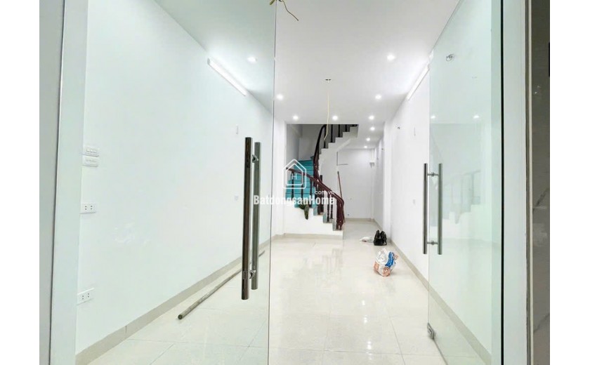 Bán nhà phân lô đền lừ  vỉa hè ô tô tránh 5 tầng giá 14 tỷ 5