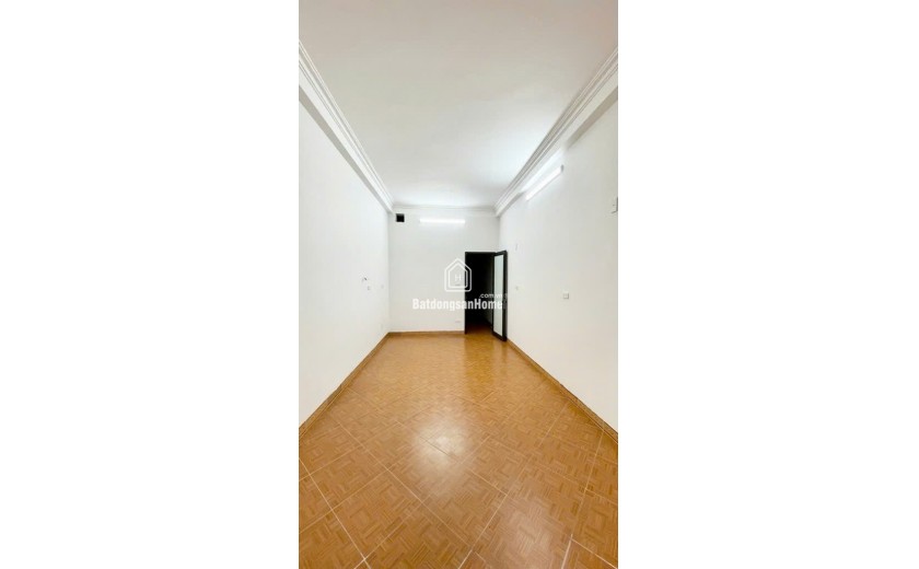 Bán nhà phân lô đền lừ  vỉa hè ô tô tránh 5 tầng giá 14 tỷ 5