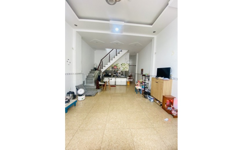 Bán nhà mặt phố Q.2, đường Số 16, Bình Trưng Đông. DT 73m2, 2 tầng, 3PN. Sổ hồng, giá 5.69 tỷ. LH: 0933125879