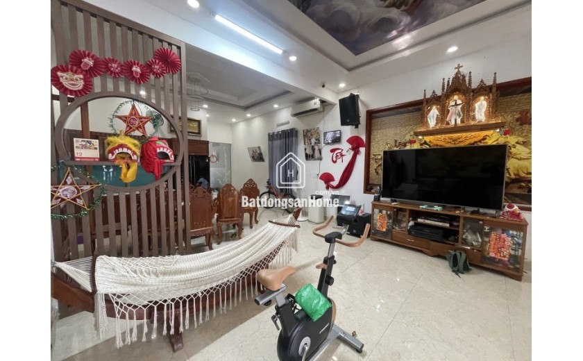 Bán nhà trong ngõ Tỉnh lộ 43, Tam Bình, Thủ Đức. DT 168m2, 2 tầng, 3PN. Sổ hồng. Giá 8.35 tỷ. LH: 0933125879