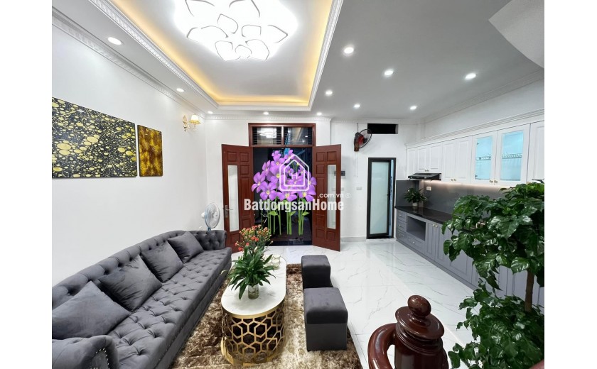 Bán căn nhà cuối cùng tại Bồ Đề, 38 m x4  tầng, 2 mặt thoáng, Giá 5.35 tỷ chủ thiện chí