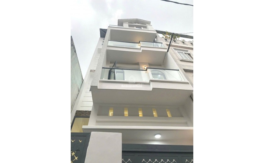 Bán nhà 4 tầng hẻm xe hơi ngay Lê Quang Định DT 42m2 Giá nhỉnh 7 tỷ