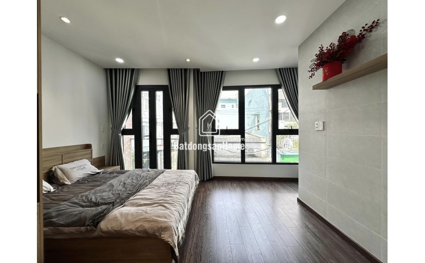 Bán nhà 7 Tầng Có Thang Máy, Gara Ô Tô Tại Ngọc Thụy