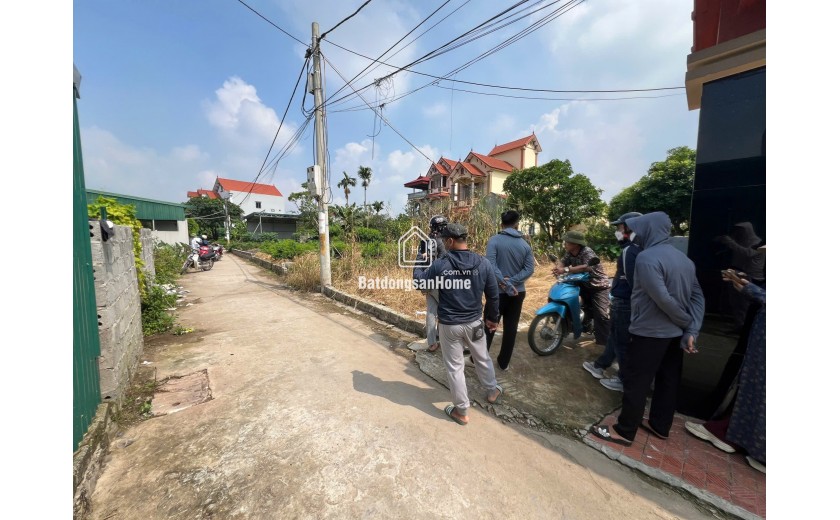 Lô góc siêu đẹp tại Thư Phú. Đường thông 4m hai xe tránh. Dân cư đông đúc.
