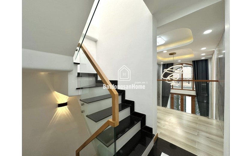 BÁN NHÀ ĐẸP NGÕ 548 NGUYỄN VĂN CỪ, VỊ TRÍ ĐẸP, GIÁ TỐT