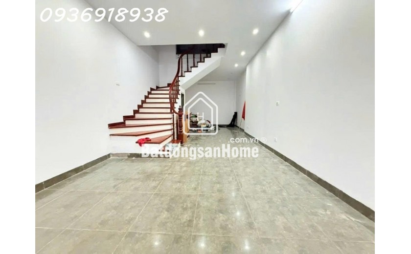 Chỉ 19 tỷ-gara ô tô-phân lô VIP nhất Hoàng Quốc Việt, Cầu Giấy, HN