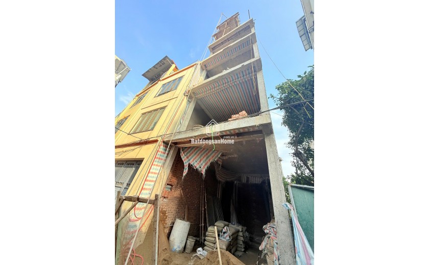 Bán căn nhà 6 tầng mới, có thang máy, Giang Biên Long Biên