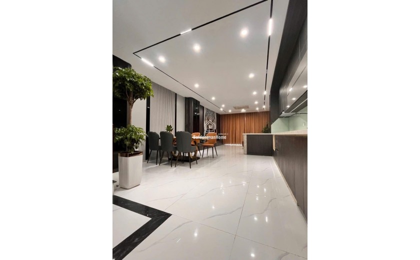 Bán nhà Lô Góc, Gara 2 Ô Tô , 63m2 x 6 tầng, Ngọc Thuy