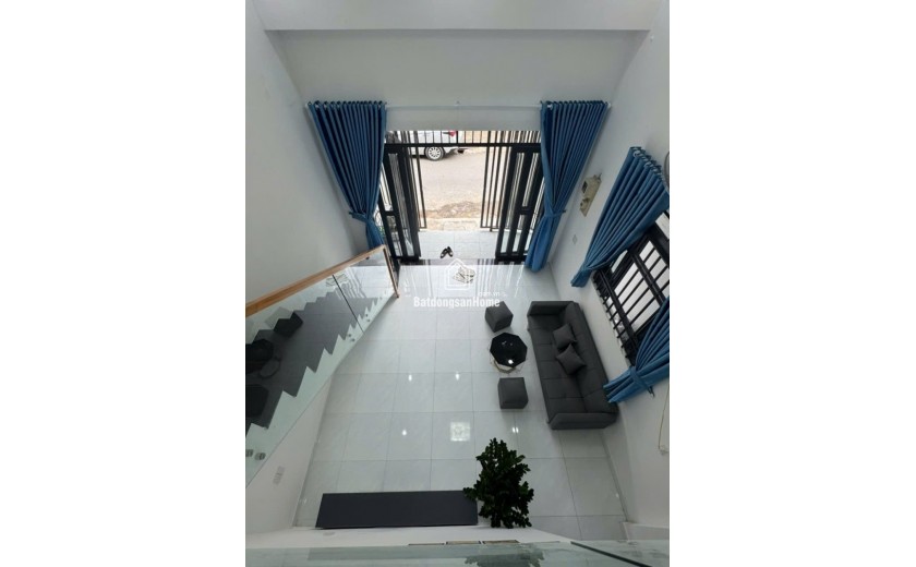 Bán nhà Thủ Đức, Linh Xuân, hẻm Số 8, 52m2, 2 tầng, 3PN, SH, 4.25  tỷ. LH: 0933125879