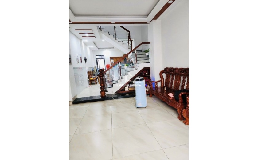 Bán nhà ngõ 9 Trường Thọ, Thủ Đức. 75m2, 3 tầng, 3PN, SH. Giá 6.85  tỷ. LH: 0933125879