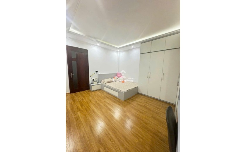 BÁN CĂN NHÀ 33M2, 5 TẦNG  Ô TÔ ĐỖ CỬA NGỌC THỤY, LONG BIÊN