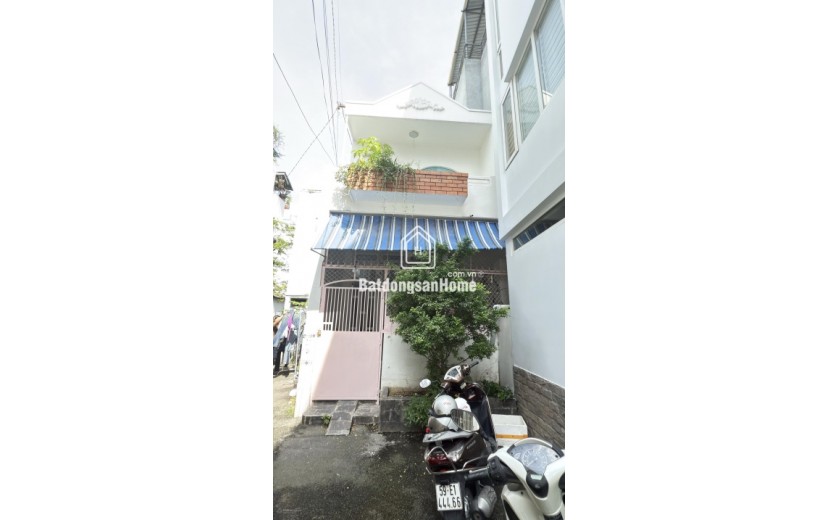 Bán nhà 2 mặt hẻm, xe hơi vào tận cửa, đường Lê Quang Định, Phường 11, Bình Thạnh