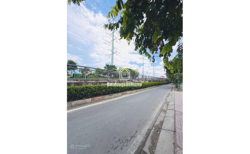 KHU PHÂN LÔ - PHẠM VĂN ĐỒNG - 83M2 - 4 TẦNG - 4 PN - MỚI ĐẸP - Ô TÔ TRÁNH - A4 - 14.X TỶ
