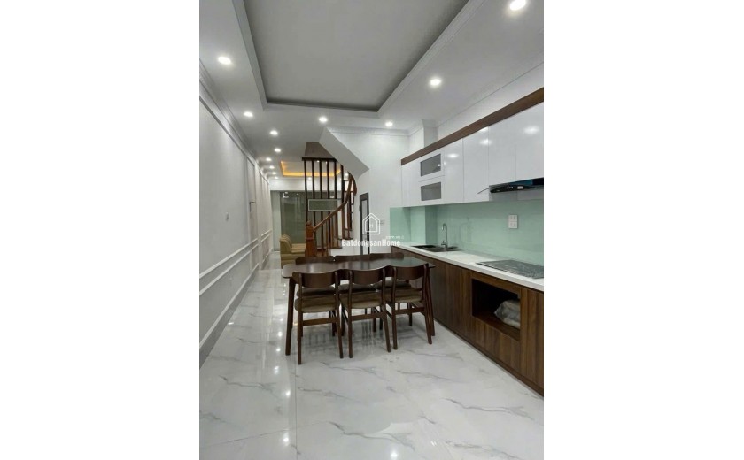 CHO THUÊ NHÀ 4 TẦNG NGỌC THỤY – GẦN CẦU CHƯƠNG DƯƠNG