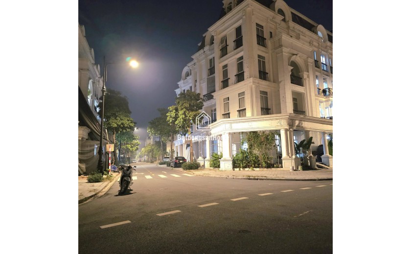 Bán liền kề Louis Đại Mỗ, 105m2, 5 tầng, sau lưng vườn hoa, sổ đỏ chính chủ