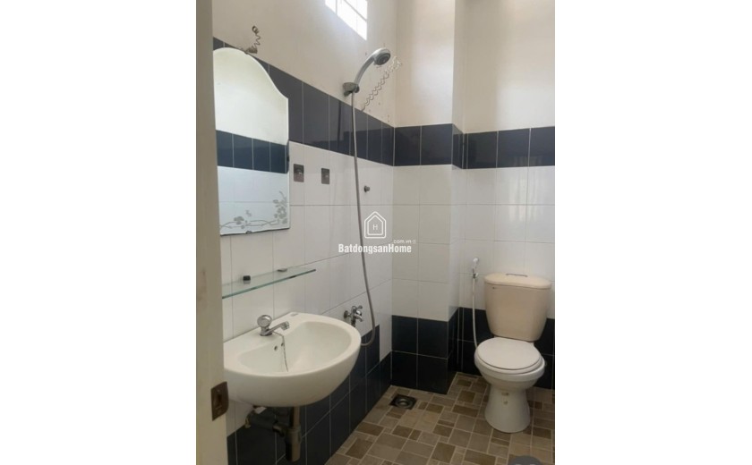 Bán nhà mặt phố Q.2, đường Số 16, Bình Trưng Đông. DT 73m2, 2 tầng, 3PN. Sổ hồng, giá 5.69 tỷ. LH: 0933125879