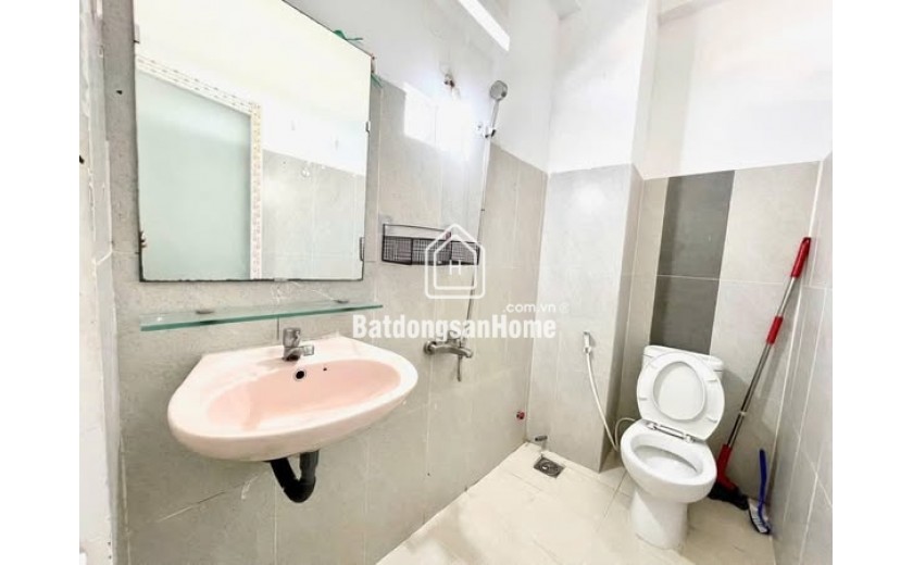 Siêu phẩm CHDV - sát bên Q1 - 52m2 - 4 tầng - DT lên đến 30 tr/ tháng - sổ A4 - Chỉ 6.x