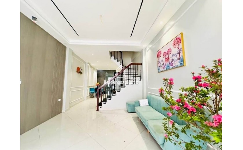 BÁC HƯNG QUÂN ĐỘI B.Á.N NHÀ NGỌC THỤY- LONG BIÊN - 7 tỷ -40M - 5 TẦNG - Ô TÔ ĐỖ CỬA- GẦN VIỆT PHÁP.