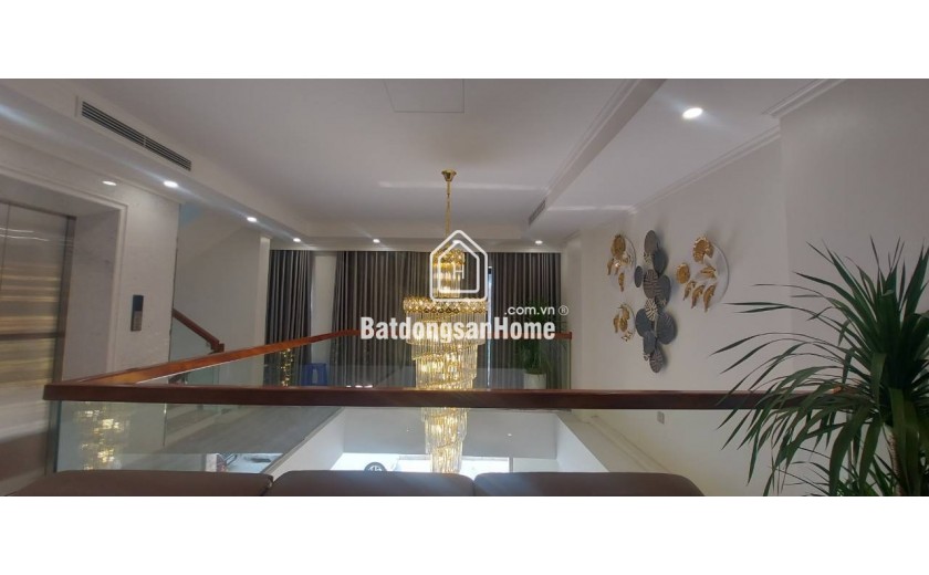 Bán nhà phân lô Phú Diễn, 79m2, 7 tầng, gần đại học Tài Nguyên Môi Trường, nhà đẹp, ở ngay