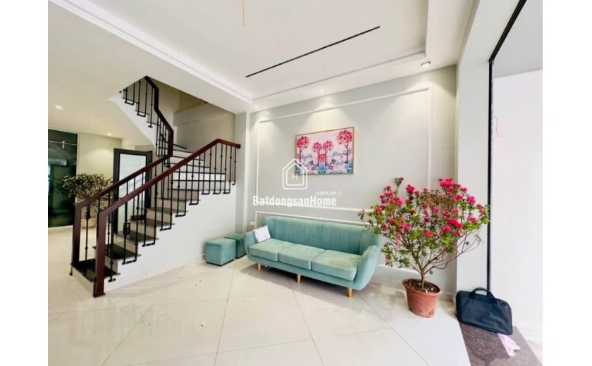 BÁC HƯNG QUÂN ĐỘI B.Á.N NHÀ NGỌC THỤY- LONG BIÊN - 7 tỷ -40M - 5 TẦNG - Ô TÔ ĐỖ CỬA- GẦN VIỆT PHÁP.