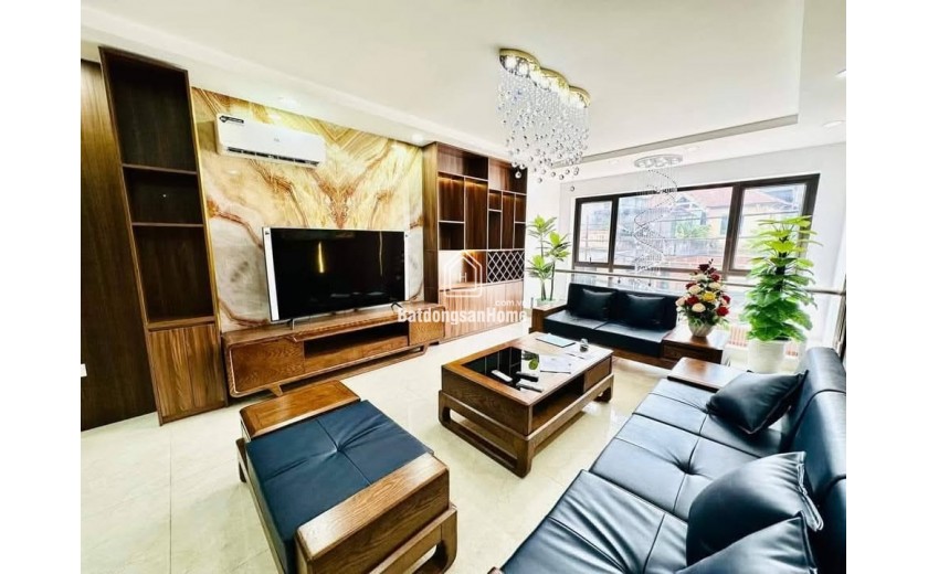 BÁN GẤP - NHÀ NGỌC THỤY - BỒ ĐỀ 
Diện tích 45m² – 5 tầng – Nhà mới đẹp – Gần Ô TÔ – Giá chỉ hơn 6 TỶ!