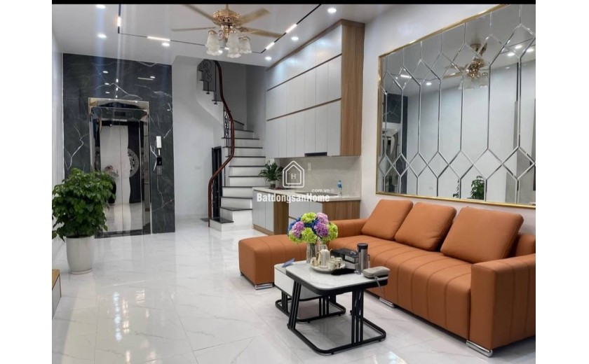 SIÊU PHẨM - HƠN 8 TỶ- 47M NGỌC THUỴ, BỒ ĐỀ - GẦN Ô TÔ- GẦN NHÀ VĂN HOÁ - THANG MÁY- FULL NỘI THẤT