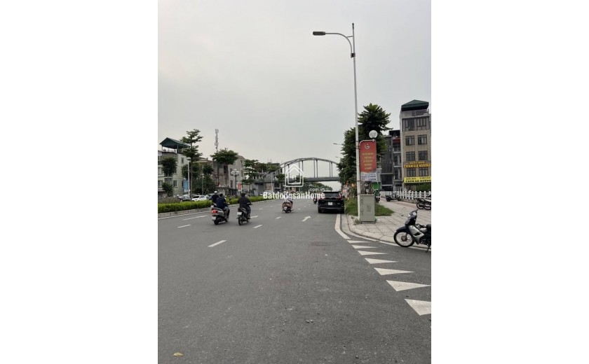 GIẢM SỐC, 96,3M ĐẤT VÀNG NGỌC THỤY, BỒ ĐỀ- VIEW HỒ, NGÕ THÔNG, VỈA HÈ ĐỖ 2 HÀNG Ô TÔ  KINH DOANH ĐỈNH, GẦN KHAI SƠN HILL