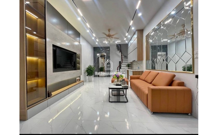 SIÊU PHẨM - HƠN 8 TỶ- 47M NGỌC THUỴ, BỒ ĐỀ - GẦN Ô TÔ- GẦN NHÀ VĂN HOÁ - THANG MÁY- FULL NỘI THẤT