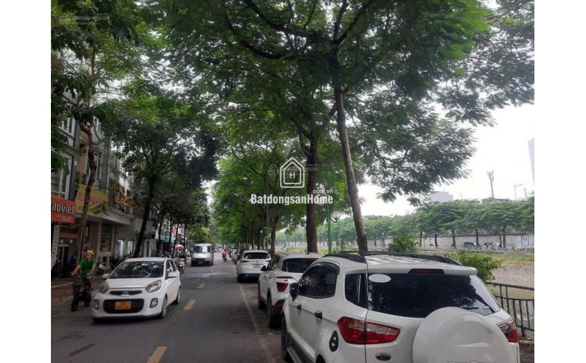 MẶT PHỐ NGUYỄN ĐÌNH HOÀN - KINH DOANH TẤP NẬP - VỈA HÈ– 2THOÁNG TRUÓC SAU 133M 35,2 TỶ